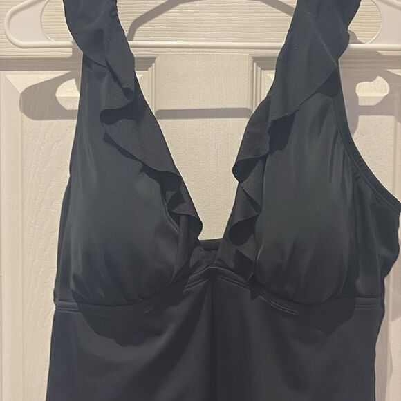 Jantzen one piece swimsuit with flounce ruffle Plunging V-neckline SZ 18 - Picture 2 of 9